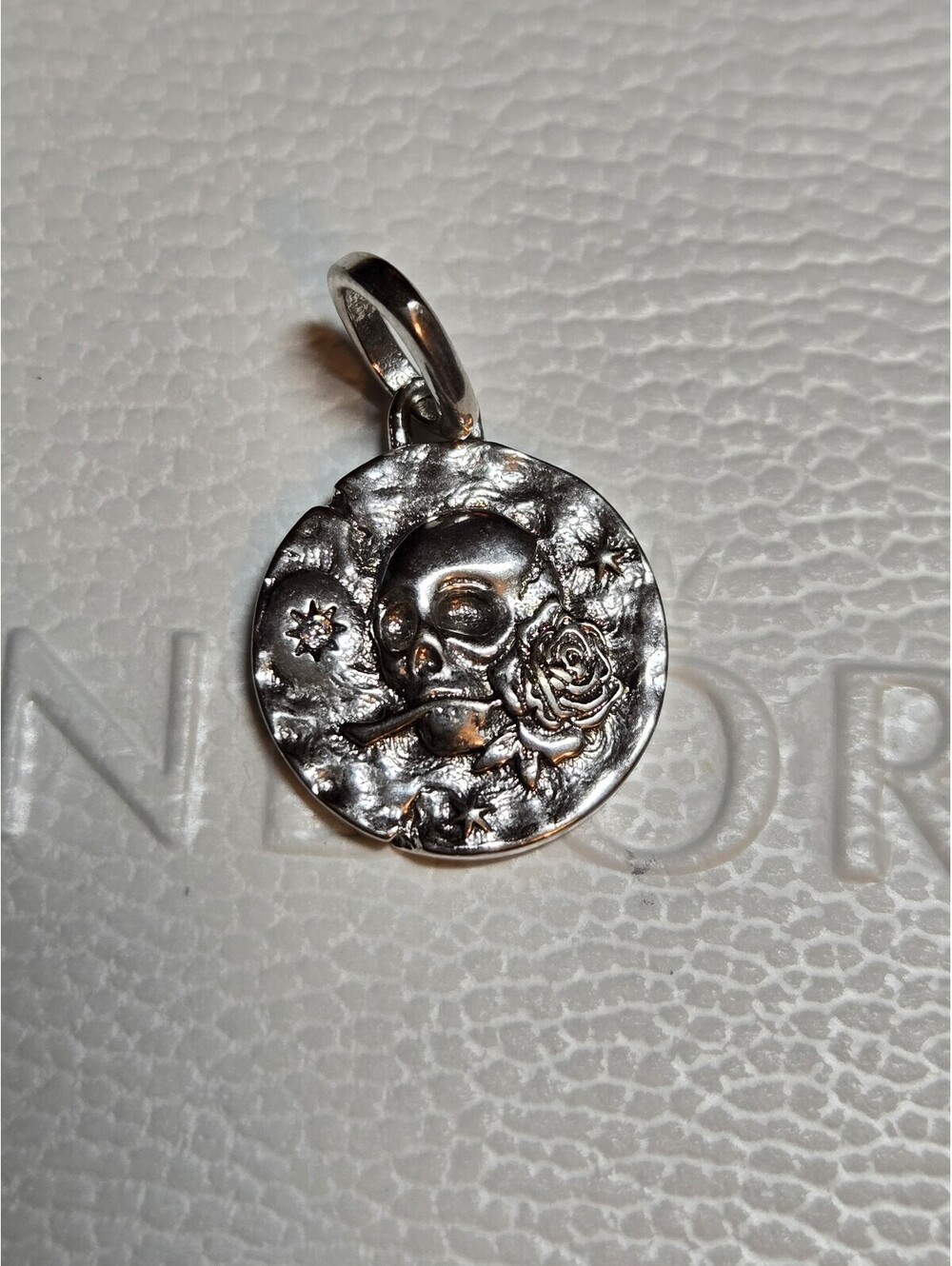 Pandora s925 ale charm medallion skull